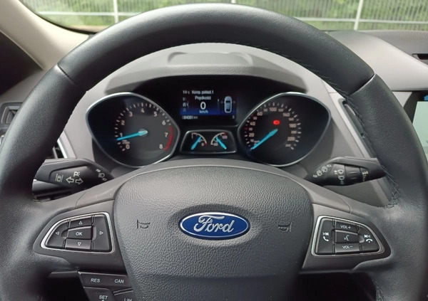 Ford Kuga cena 74900 przebieg: 84061, rok produkcji 2018 z Poznań małe 631
